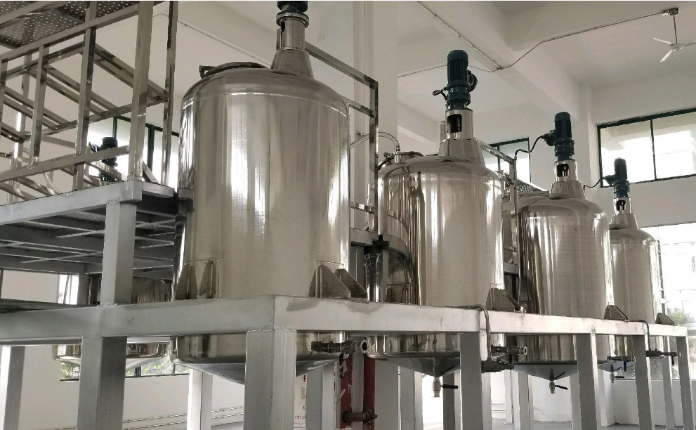 （圖：洗衣液生產(chǎn)車間）