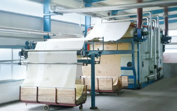 （圖：造紙消泡劑運用現(xiàn)場）