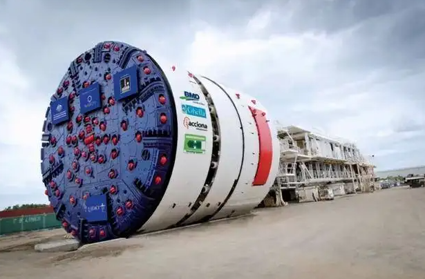 （圖：盾構(gòu)機(jī)）