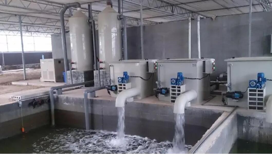 （圖：冷卻塔循環(huán)水起泡南輝水處理消泡劑應(yīng)用）