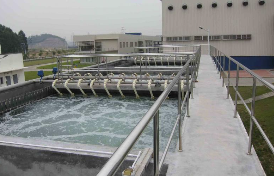 （造紙廠水處理消泡劑應用場景）